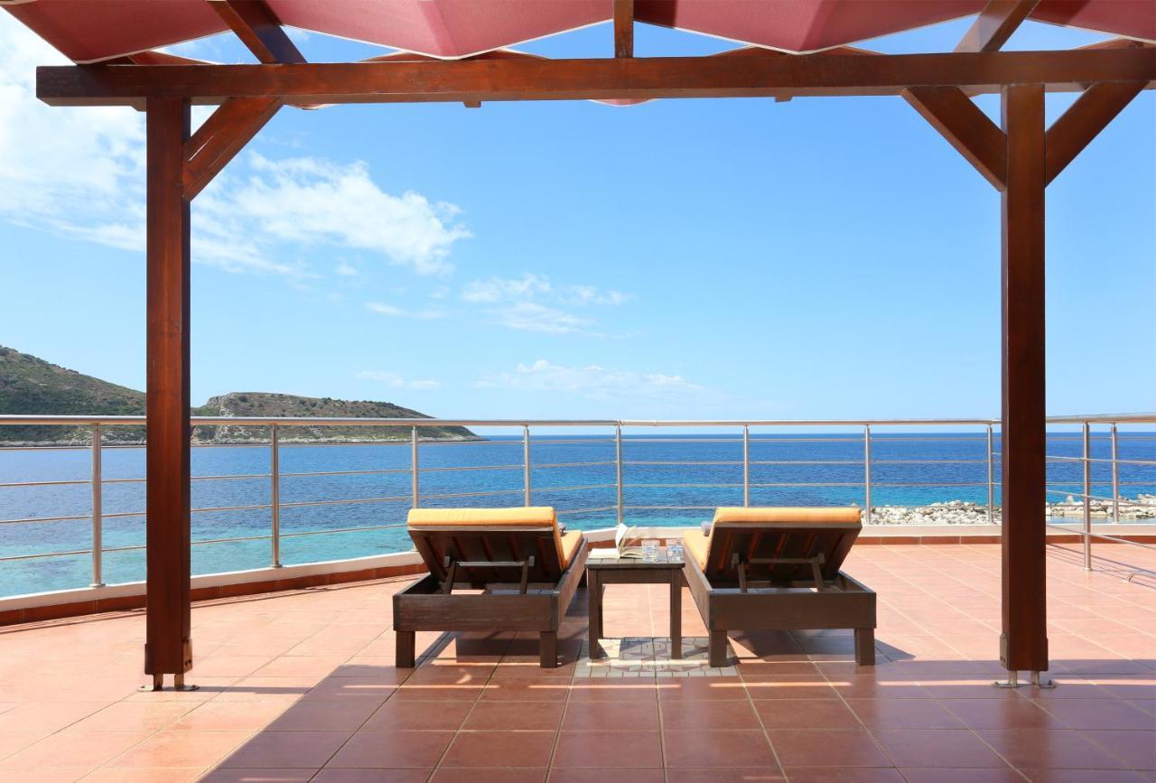 Faros Luxury Suites Marathopoli Bagian luar foto