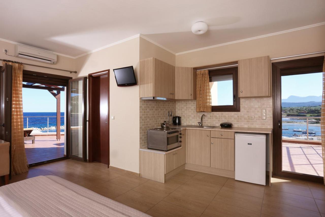 Faros Luxury Suites Marathopoli Bagian luar foto