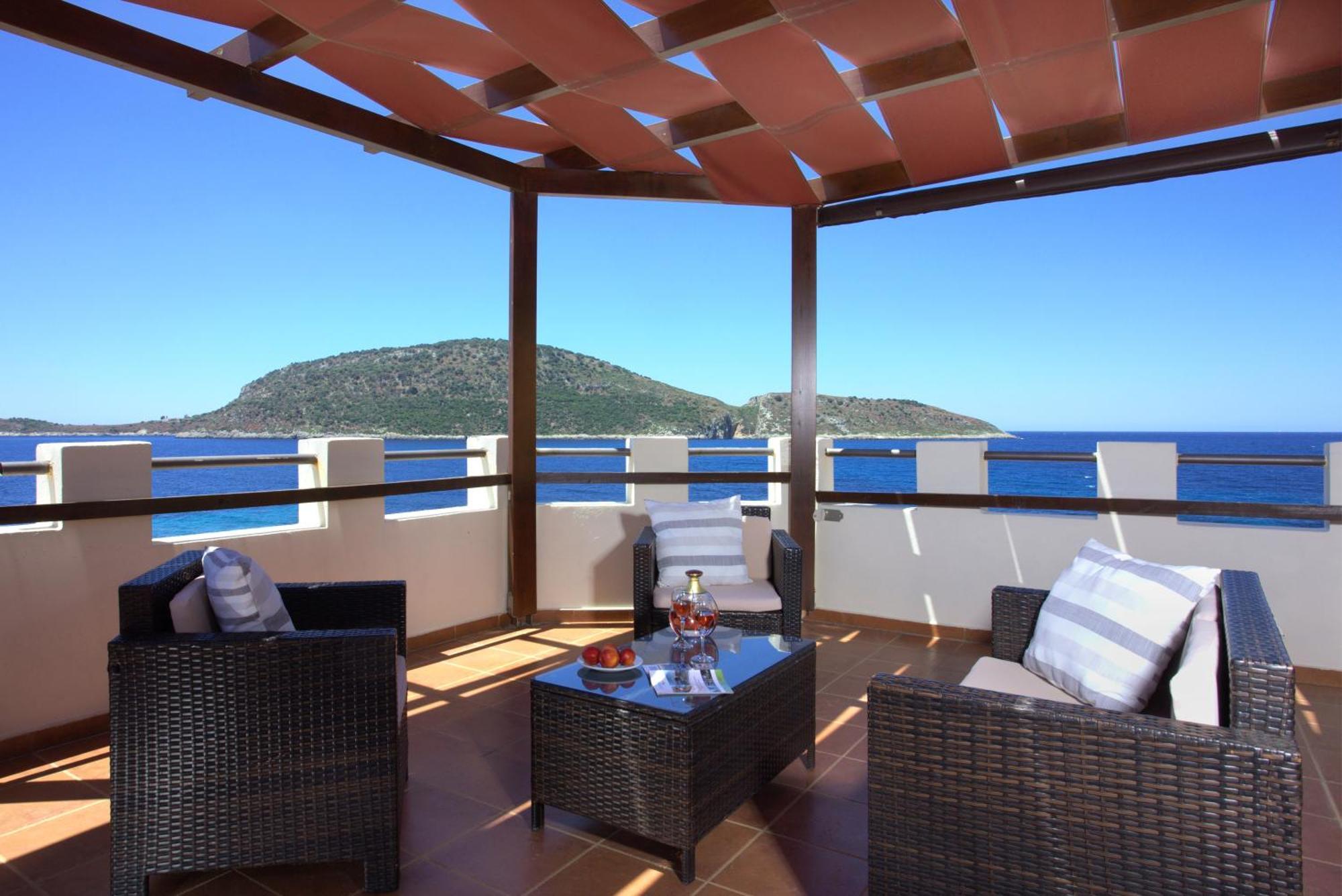 Faros Luxury Suites Marathopoli Bagian luar foto