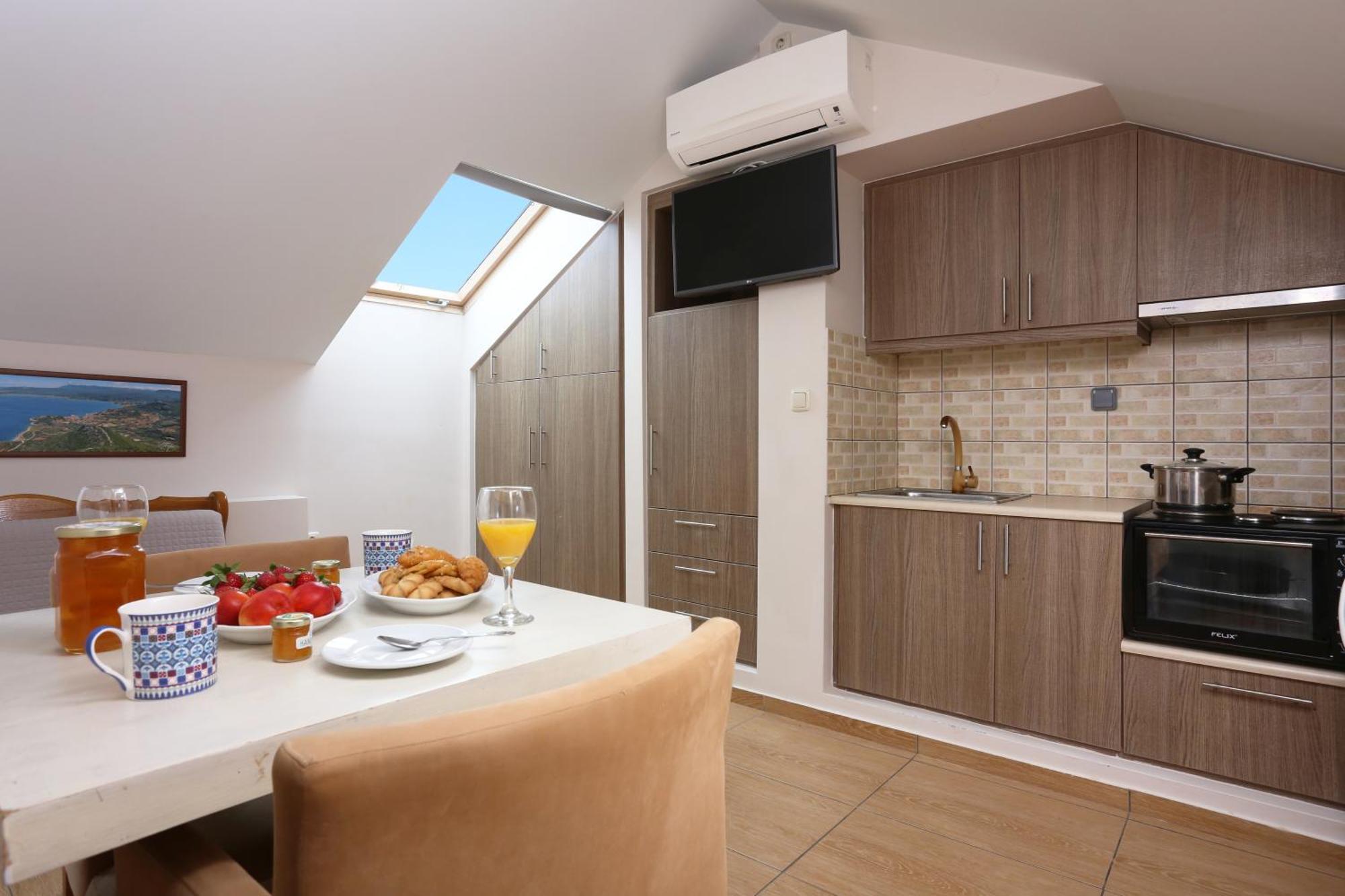 Faros Luxury Suites Marathopoli Bagian luar foto