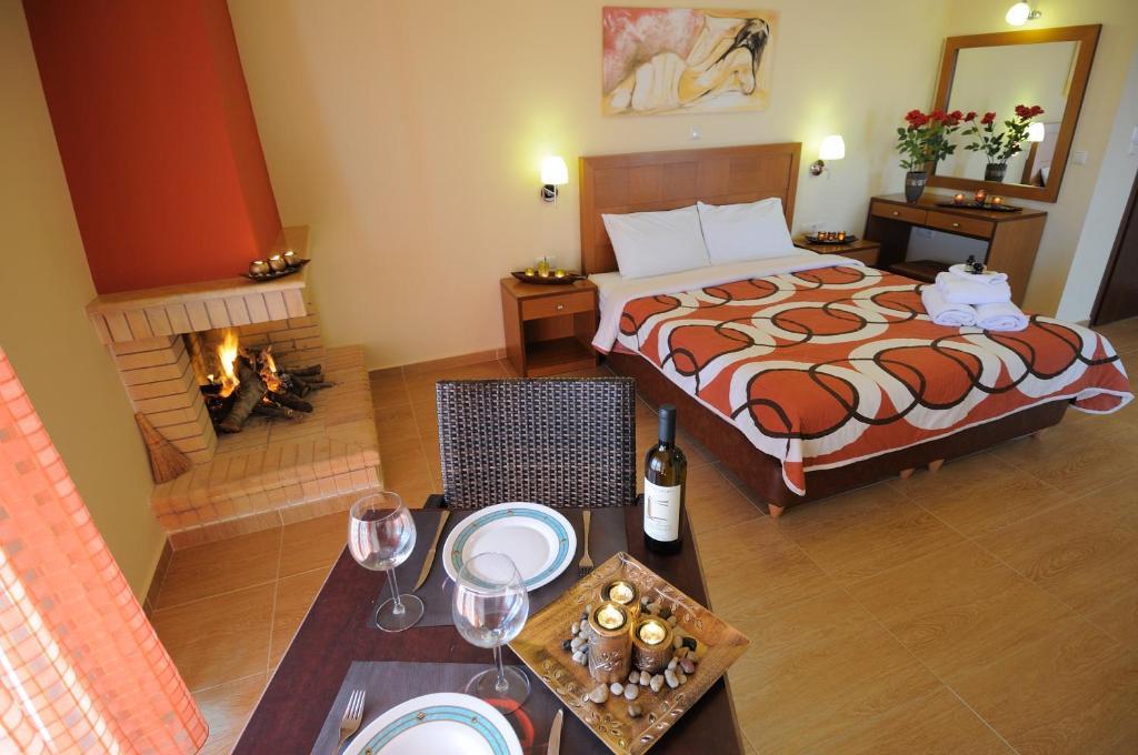 Faros Luxury Suites Marathopoli Bagian luar foto