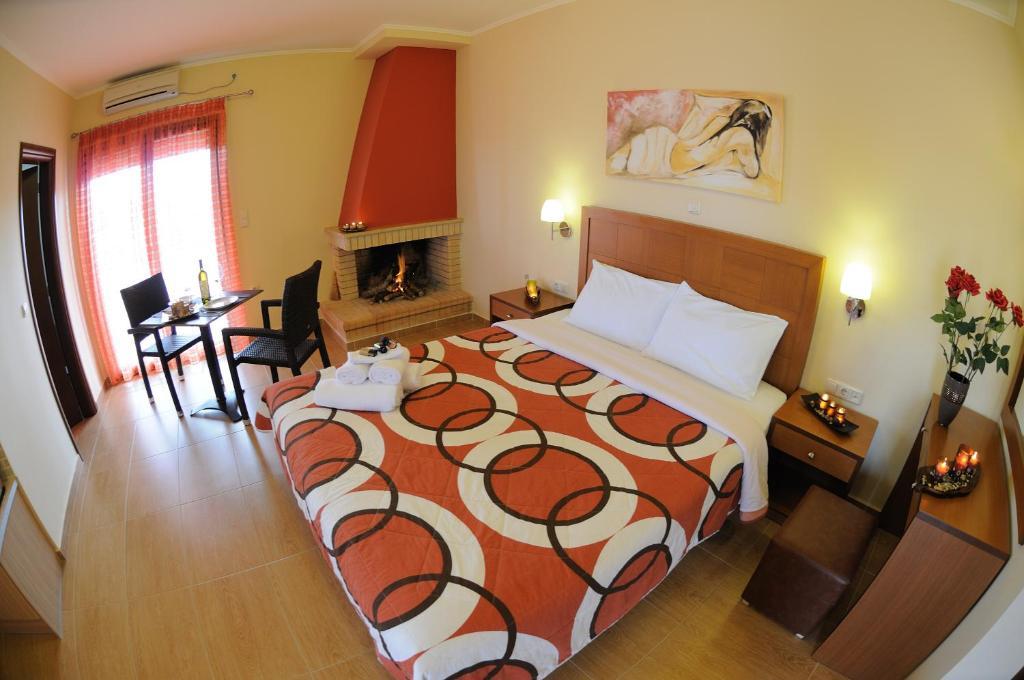 Faros Luxury Suites Marathopoli Bagian luar foto