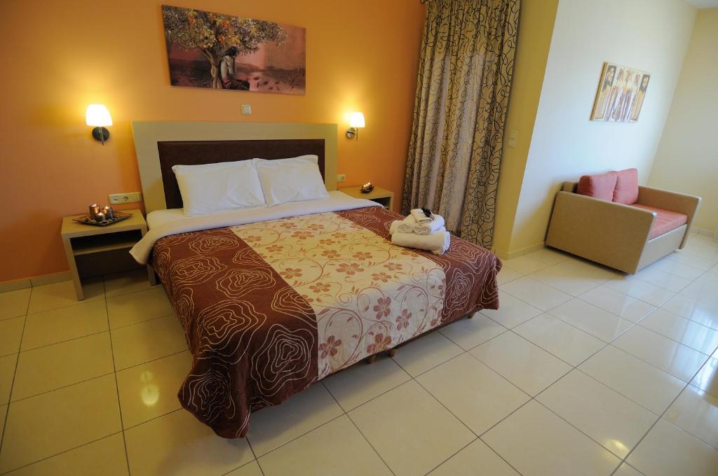 Faros Luxury Suites Marathopoli Bagian luar foto