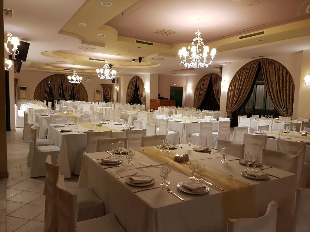 Faros Luxury Suites Marathopoli Bagian luar foto