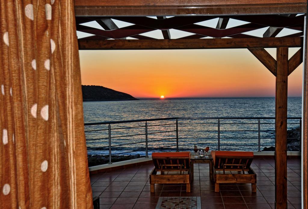Faros Luxury Suites Marathopoli Bagian luar foto