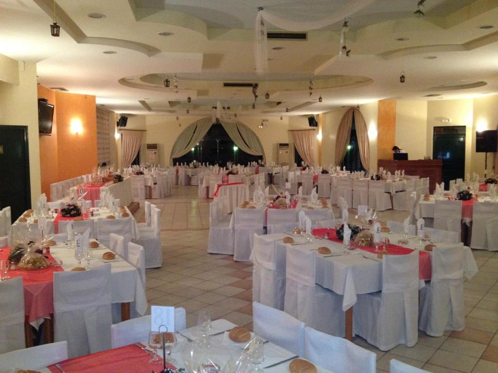 Faros Luxury Suites Marathopoli Bagian luar foto